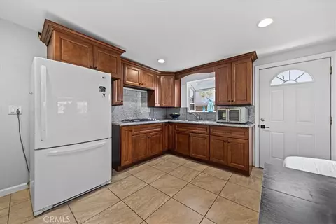 Kitchen - 1330 Bush St, Oceanside, CA 92058 photo 5 of 6