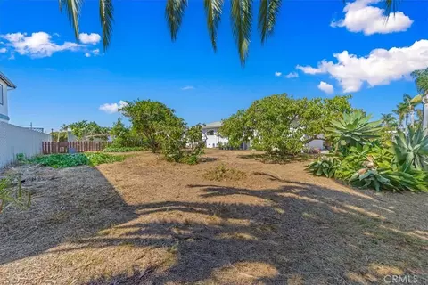 Exterior - 1330 Bush St, Oceanside, CA 92058 photo 5 of 11