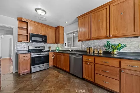 Kitchen - 1330 Bush St, Oceanside, CA 92058 photo 2 of 6