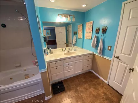 Bath - 2525 N Bourbon St #C3, Orange, CA 92865 photo 3 of 6