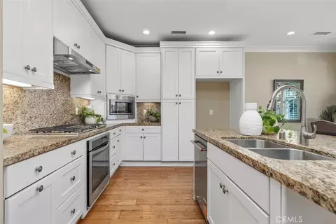 Kitchen - 204 Overbrook, Irvine, CA 92620 photo 3 of 5