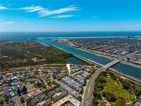 2101 Two Hbrs, Costa Mesa, CA 92627