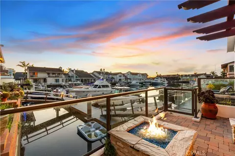 16455 Ladona Cir, Huntington Beach, CA 92649