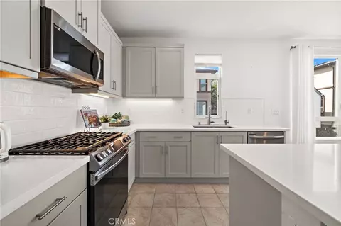 Kitchen - 230 Abacus, Irvine, CA 92618 photo 4 of 4