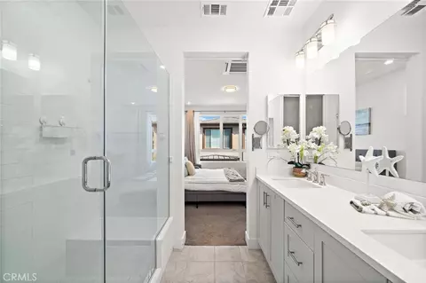 Bath - 230 Abacus, Irvine, CA 92618 photo 6 of 7
