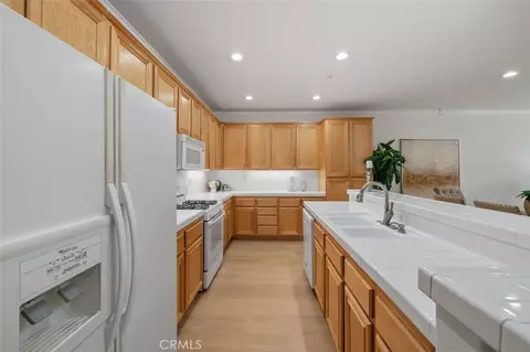 Kitchen - 7 Cabazon, Irvine, CA 92602 photo 3 of 3