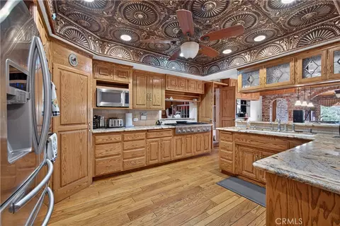 Kitchen - 488 Ca-2, Wrightwood, CA 92397 photo 1 of 2