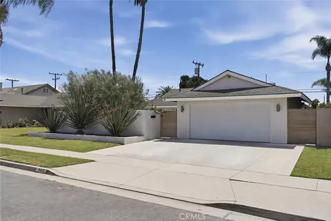 9412 Nautilus Dr, Huntington Beach, CA 92646
