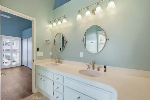 Bath - 1816 E Pointe, Carlsbad, CA 92008 photo 2 of 4