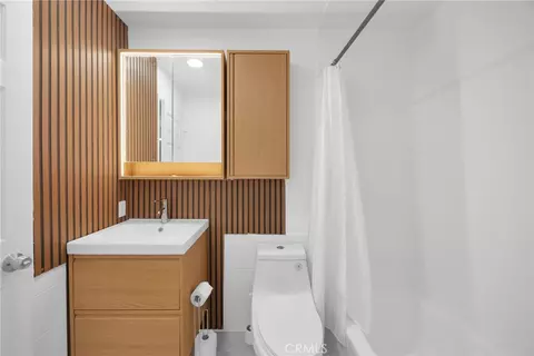 Bath - 10760 Knott, Stanton, CA 90680 photo 3 of 4