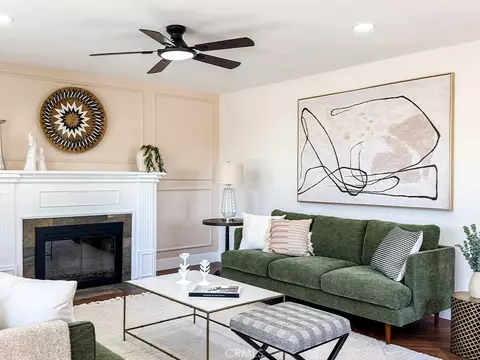 Living - 527 N N Park, Orange, CA 92867 photo 2 of 4