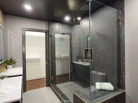 Bath - 527 N N Park, Orange, CA 92867 photo 3 of 6