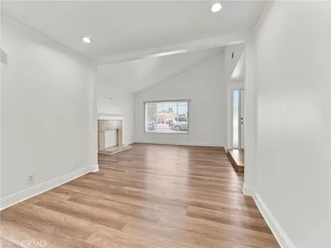 Living - 330 W Devonshire Dr, Oxnard, CA 93030 photo 5 of 5