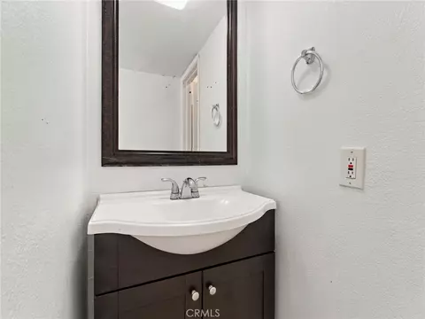 Bath - 330 W Devonshire Dr, Oxnard, CA 93030 photo 1 of 6