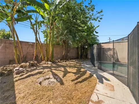 Exterior - 330 W Devonshire Dr, Oxnard, CA 93030 photo 7 of 7