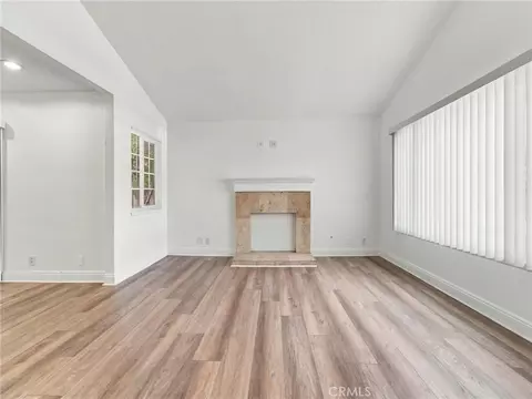 Living - 330 W Devonshire Dr, Oxnard, CA 93030 photo 2 of 5