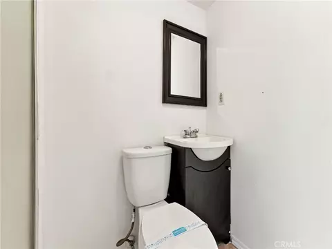 Bath - 330 W Devonshire Dr, Oxnard, CA 93030 photo 5 of 6