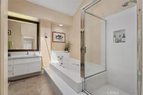 Bath - 6 Seadrift #81, Irvine, CA 92604 photo 2 of 4