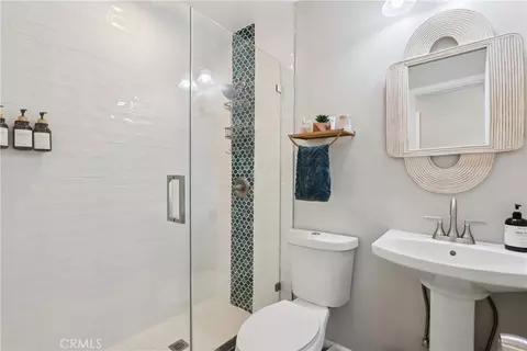 Bath - 5235 Border Ave, Joshua Tree, CA 92252 photo 1 of 4