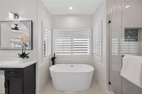 Bath - 34830 Olive Tree, Yucaipa, CA 92399 photo 3 of 9