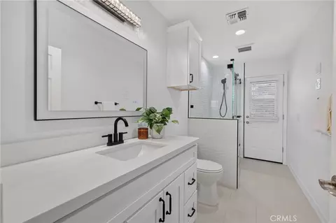 Bath - 34830 Olive Tree, Yucaipa, CA 92399 photo 7 of 9