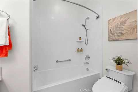 Bath - 117 Gemstone, Irvine, CA 92620 photo 4 of 4