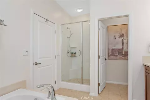 Bath - 117 Gemstone, Irvine, CA 92620 photo 2 of 4