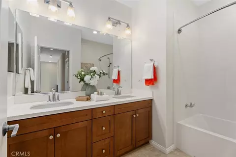 Bath - 117 Gemstone, Irvine, CA 92620 photo 3 of 4