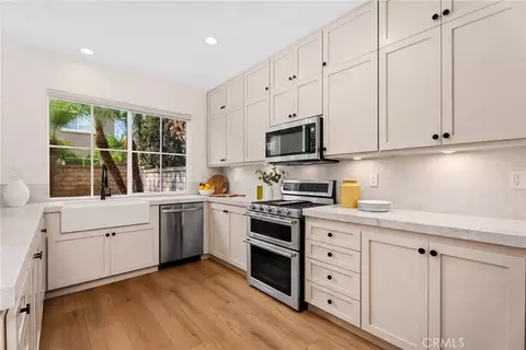 252 Knoll Lk, Mission Viejo, CA 92692
