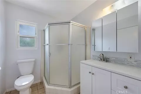 Bath - 116 E Hoover, Orange, CA 92867 photo 2 of 4
