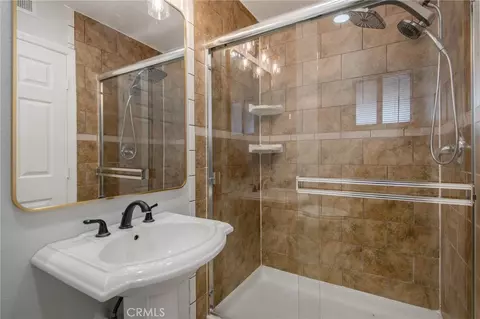 Bath - 10760 Starlight Ct, Riverside, CA 92505 photo 1 of 2