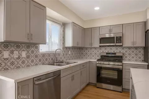 Kitchen - 10760 Starlight Ct, Riverside, CA 92505 photo 3 of 4