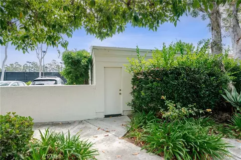 Exterior - 2 Morena #4, Irvine, CA 92612 photo 5 of 7