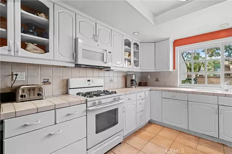 Kitchen - 2 Morena #4, Irvine, CA 92612 photo 1 of 3