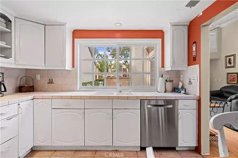 Kitchen - 2 Morena #4, Irvine, CA 92612 photo 2 of 3