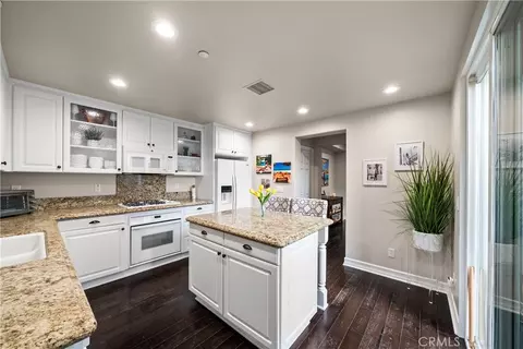Kitchen - 34 Passaflora Ln, Ladera Ranch, CA 92694 photo 2 of 4