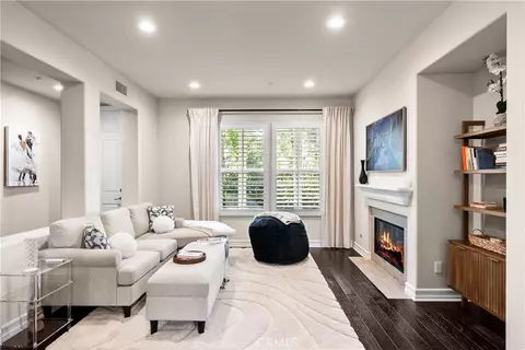 Living - 34 Passaflora Ln, Ladera Ranch, CA 92694 photo 2 of 5