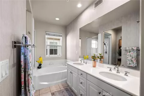Bath - 34 Passaflora Ln, Ladera Ranch, CA 92694 photo 2 of 3