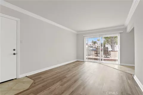 Living - 75 Glendora, Long Beach, CA 90803 photo 2 of 4