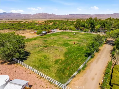 2500 Kingston Rd, Baker, CA 92309 photo 2