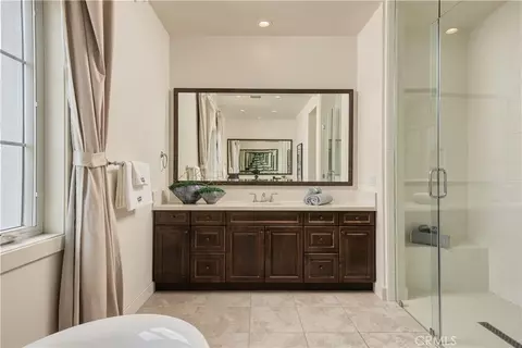 Bath - 53 Eider Run, Irvine, CA 92618 photo 6 of 7