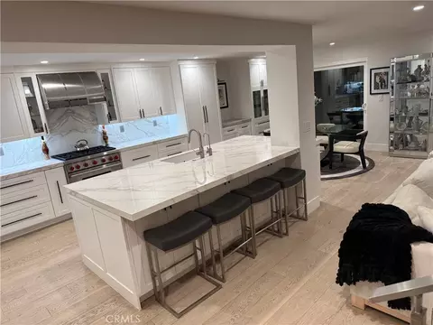 526 Vista Grande, Newport Beach, CA 92660