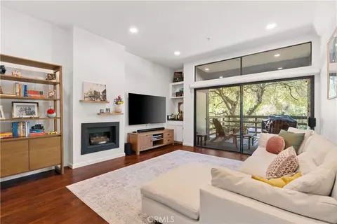 Living - 1050 Seco #102, Pasadena, CA 91103 photo 1 of 2