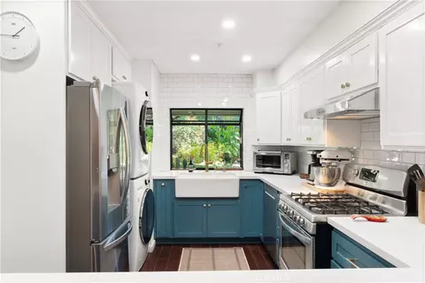 Kitchen - 1050 Seco #102, Pasadena, CA 91103 photo 2 of 3