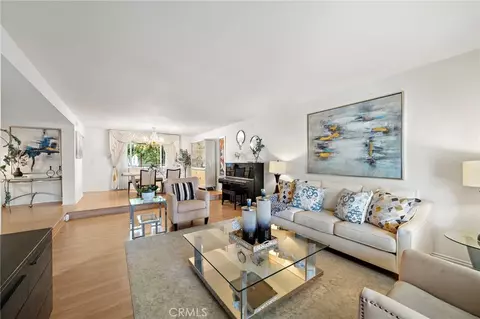 Living - 15751 Cromwell Cir, Westminster, CA 92683 photo 3 of 6