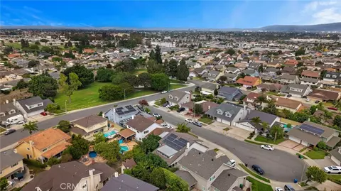 View/Area - 15751 Cromwell Cir, Westminster, CA 92683 photo 3 of 4
