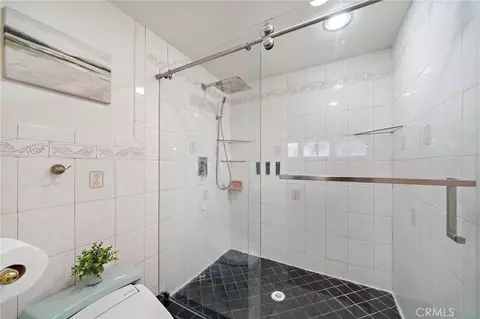 Bath - 15751 Cromwell Cir, Westminster, CA 92683 photo 4 of 5