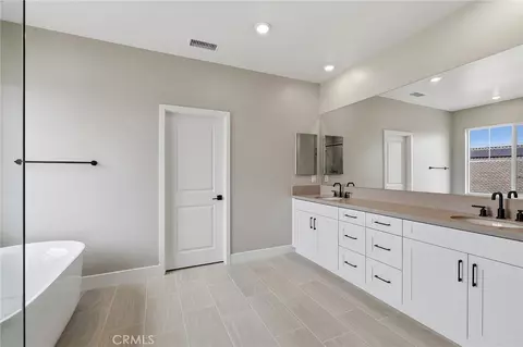 Bath - 16049 Willows Ct, Whittier, CA 90604 photo 3 of 5