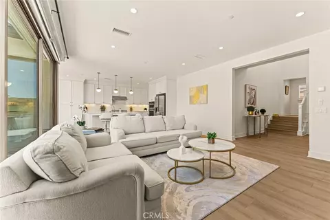 Living - 115 Della, Irvine, CA 92602 photo 3 of 5