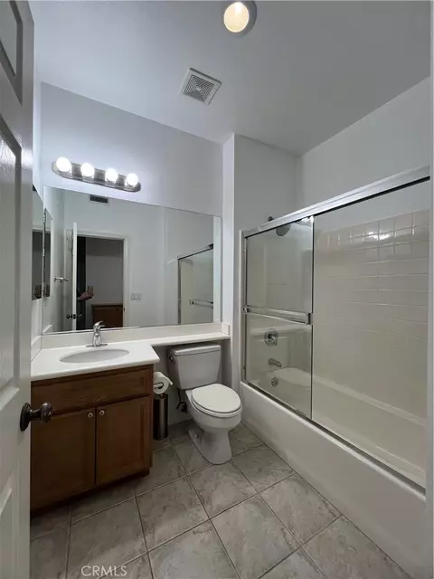 Bath - 119 Danbrook, Irvine, CA 92603 photo 4 of 4